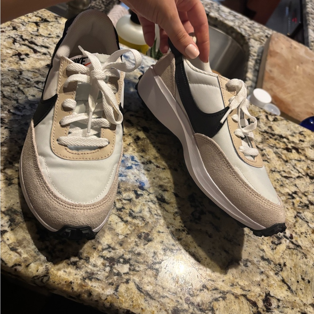 BRAND NEW Nike Waffle Debut Sneakers